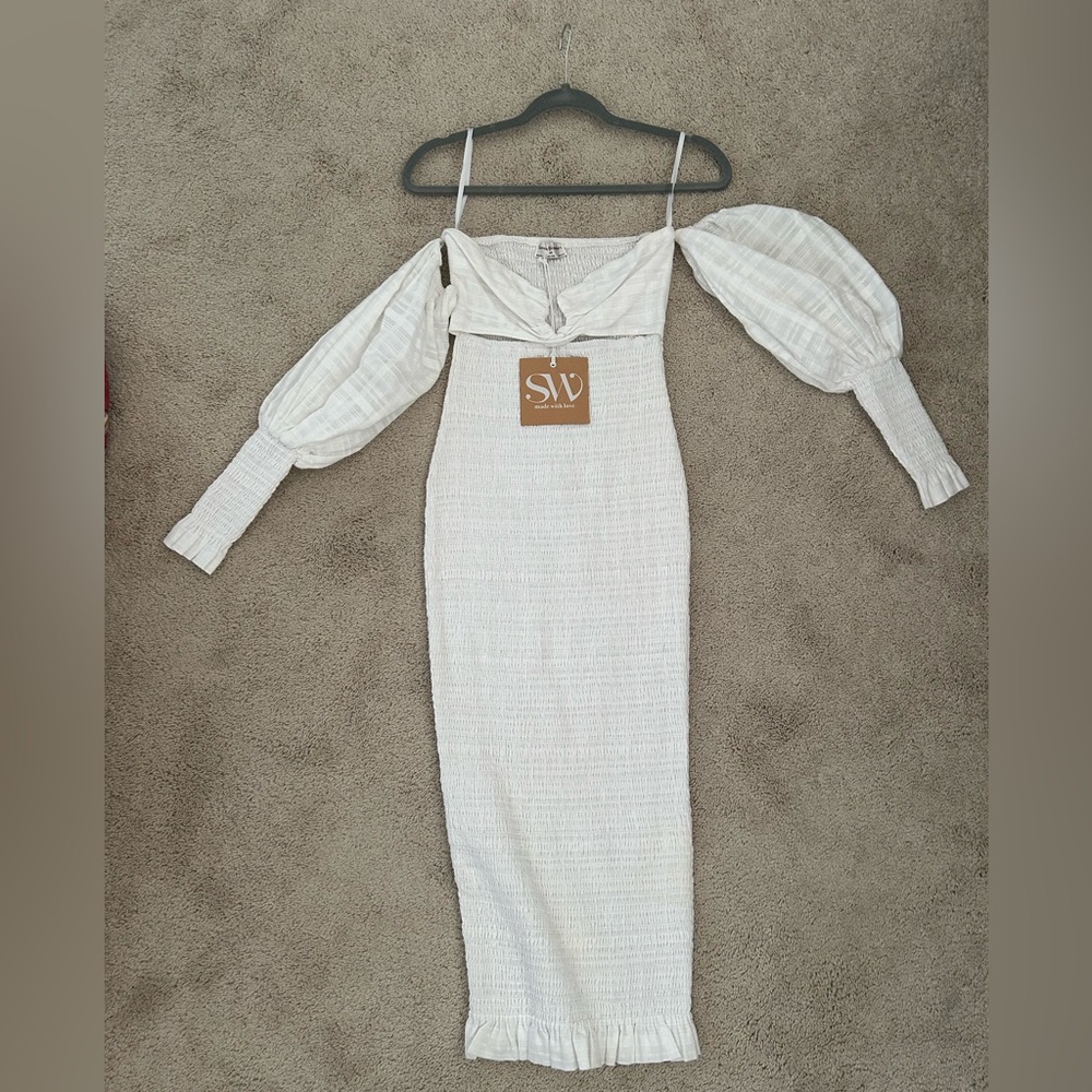 Brand new Seven Wonders off the shoulder white midi dress. Size- XS